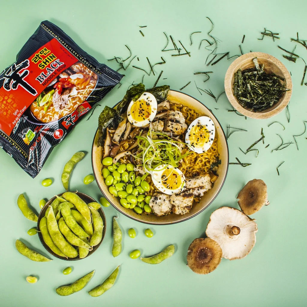 Greitai paruošiami makaronai Shin Ramyun Black su jautienos kaulų sultiniu NONGSHIM, 130 g