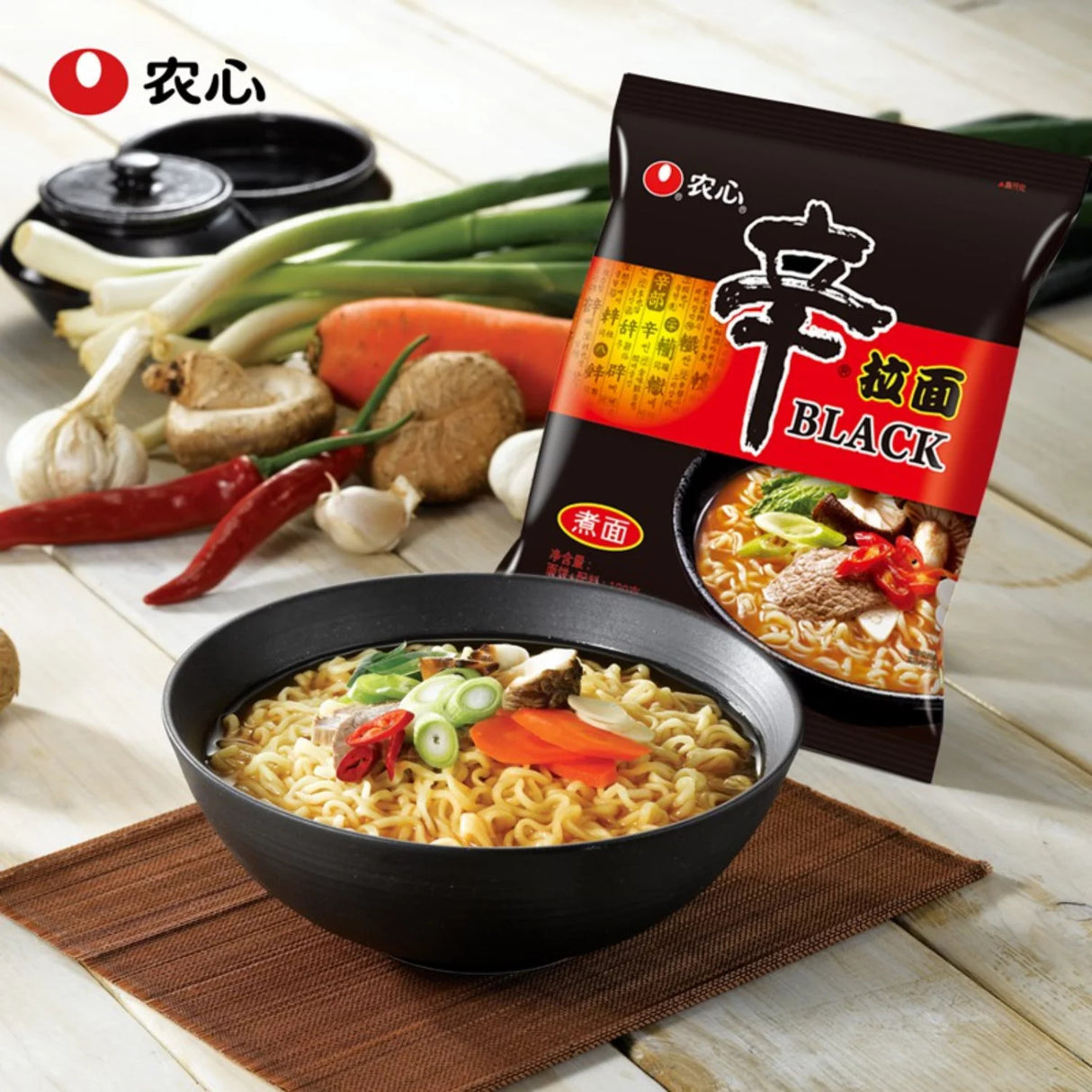 Greitai paruošiami makaronai Shin Ramyun Black su jautienos kaulų sultiniu NONGSHIM, 130 g